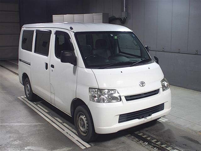 2299 Toyota Town ace van S402M 2018 г. (JU Gifu)